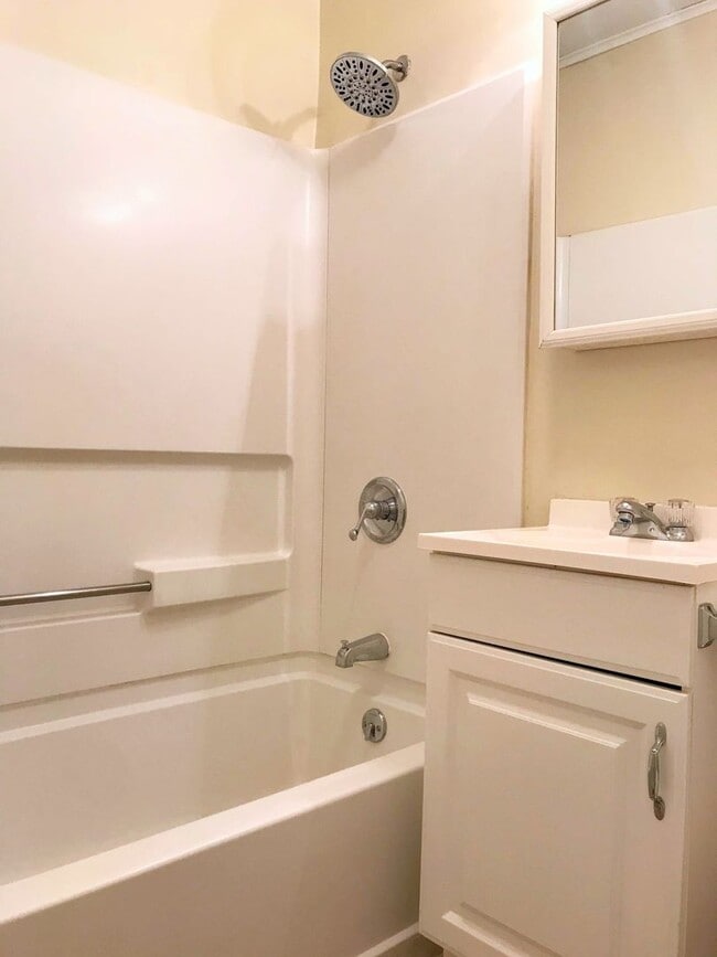 Building Photo - Cute 2 Bed 1 Bath in Good Neighborhood