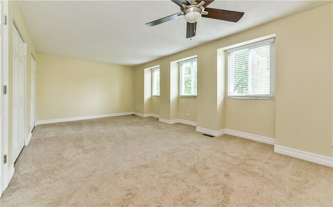 Building Photo - 4413 Laurel Oak Dr