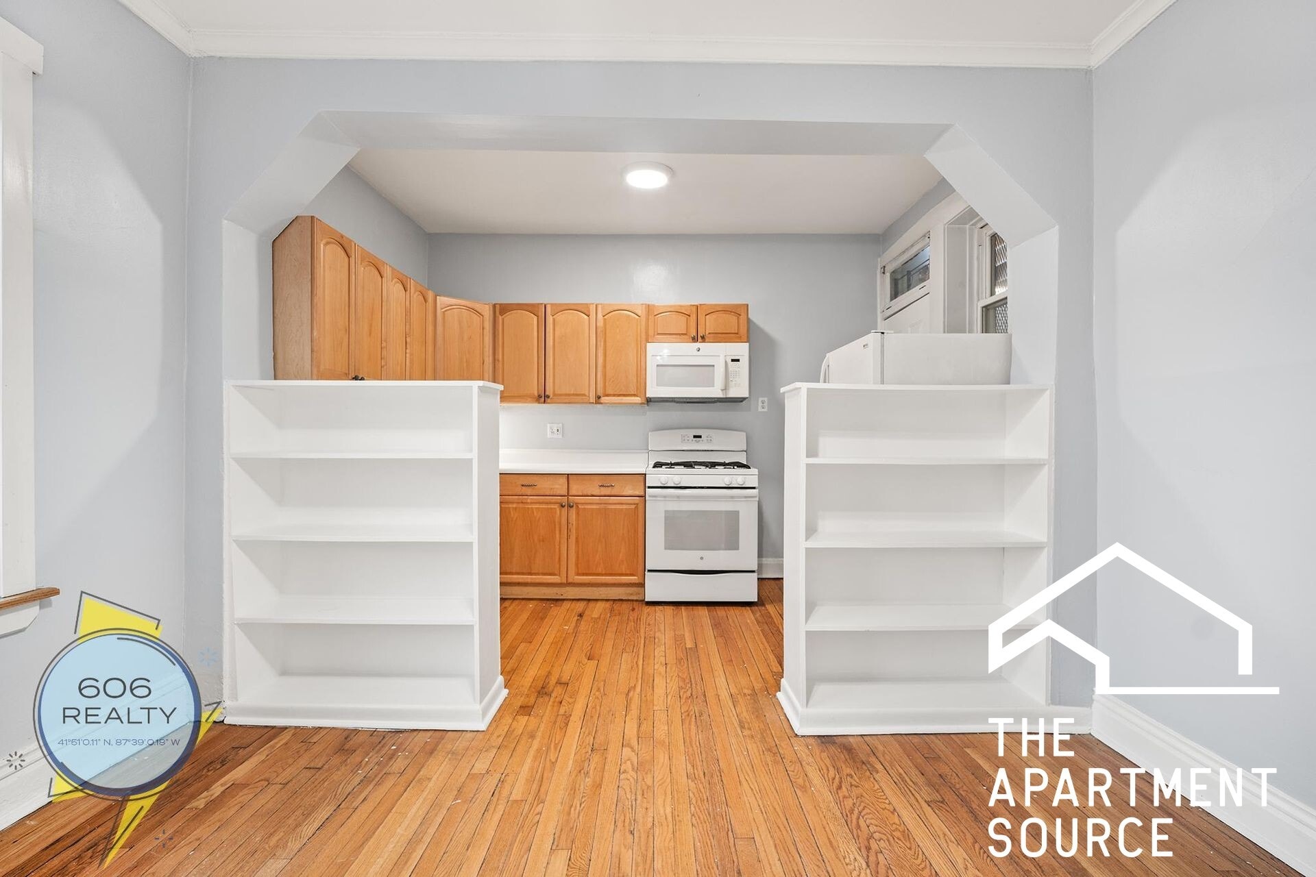 Building Photo - 822 W Wrightwood Ave