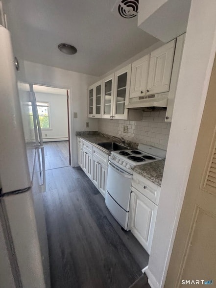 Building Photo - 155 Birdseye St