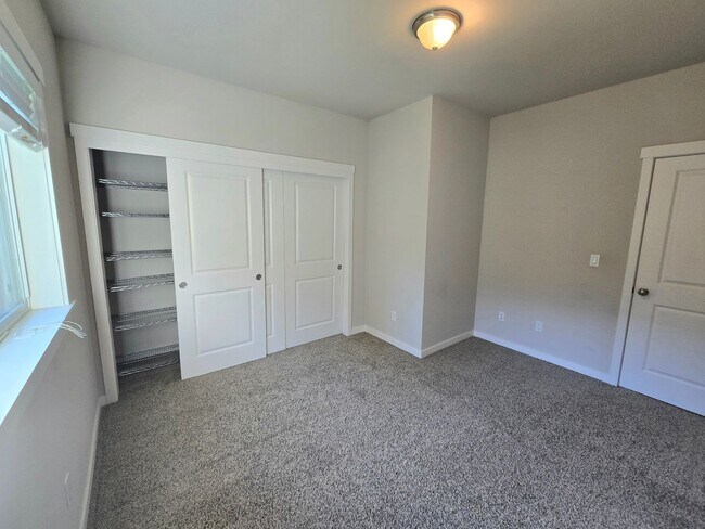 Building Photo - 3 Bedroom 3 Bathroom Home in Lake Stevens, WA