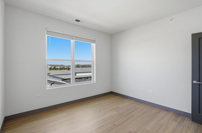 Building Photo - 1227 Rock Run Crossings Dr