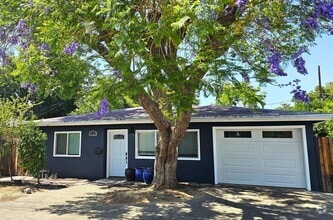 Building Photo - Gorgeous Remodeled 2 Bedrooms, 1 Bath Hous...