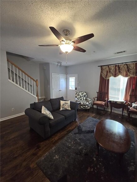 Building Photo - 1090 Kilmington Ct