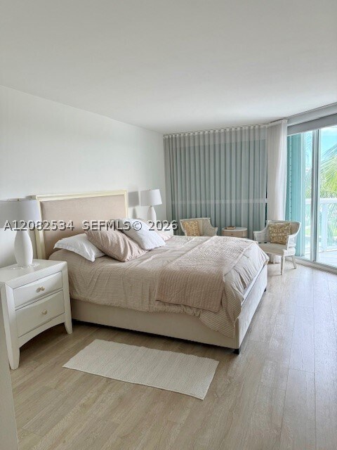 Building Photo - 16500 Collins Ave