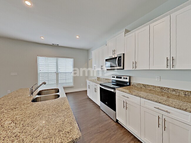 Building Photo - 5318 Tupelo St