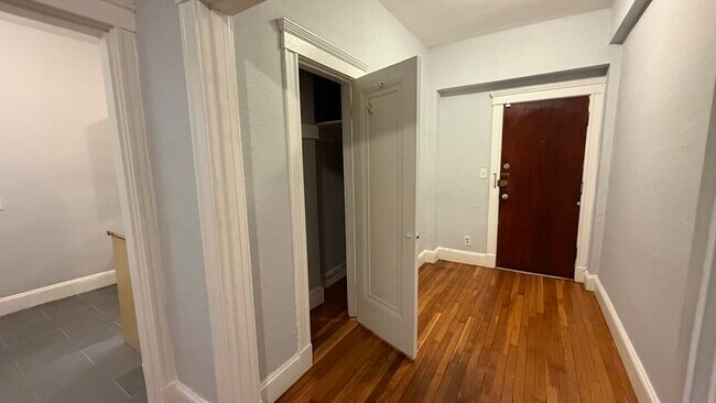 Building Photo - 1945 Commonwealth Ave