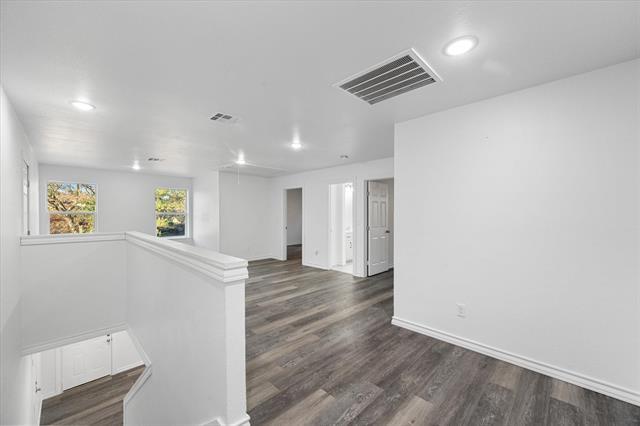 Building Photo - 2004 W 2nd Ave