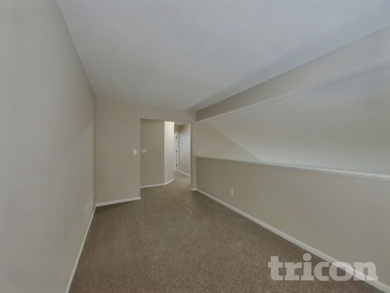 Building Photo - 484 Brookstone Dr