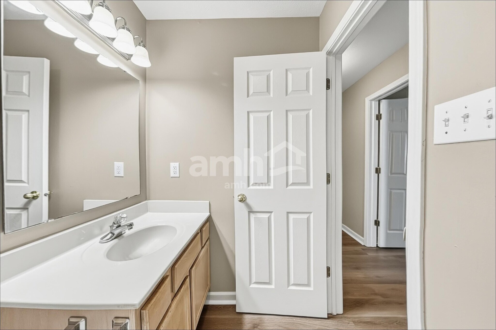 Building Photo - 11447 Drabble Ln