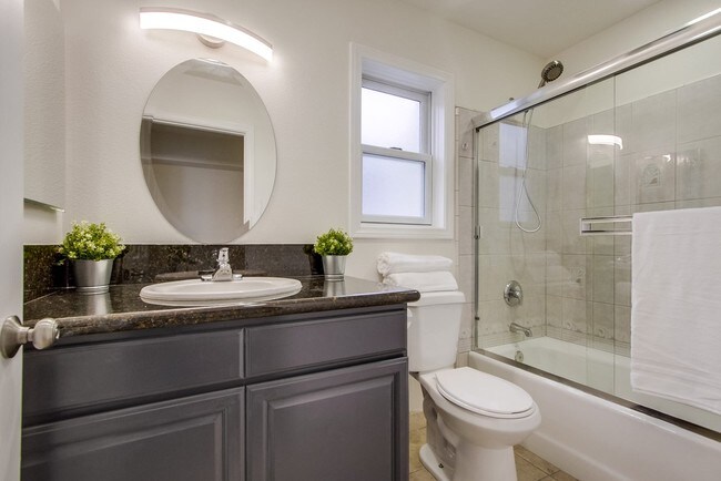 Bathroom - 4325 38th St