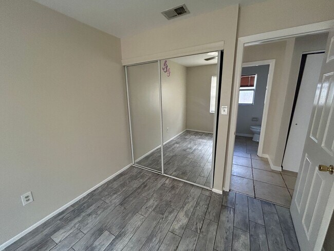 Building Photo - 13461 Fifth Street