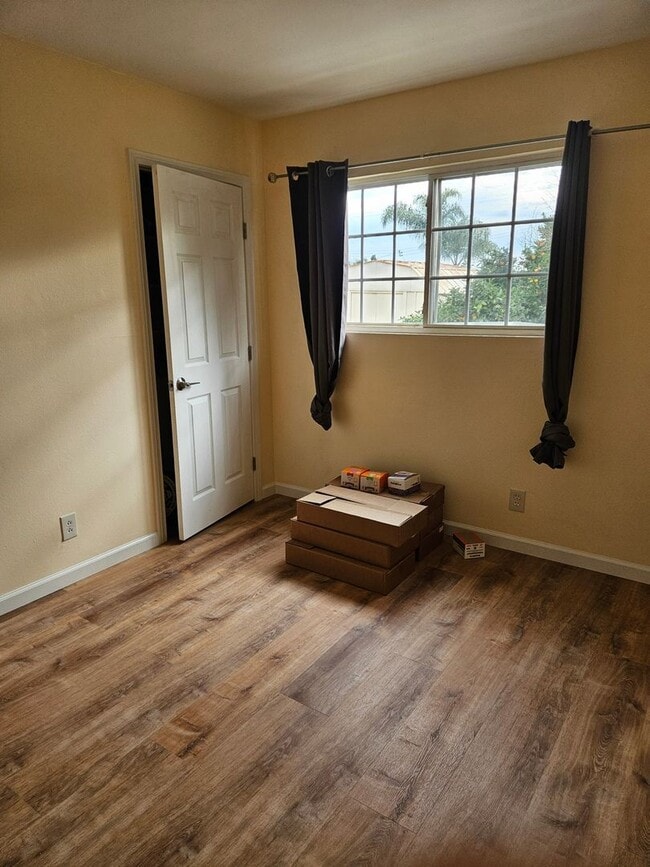 Building Photo - Charming 4-Bedroom Single-Family Home in S...