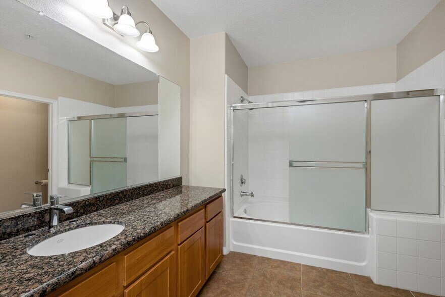 Building Photo - 12668 W Chapman Ave