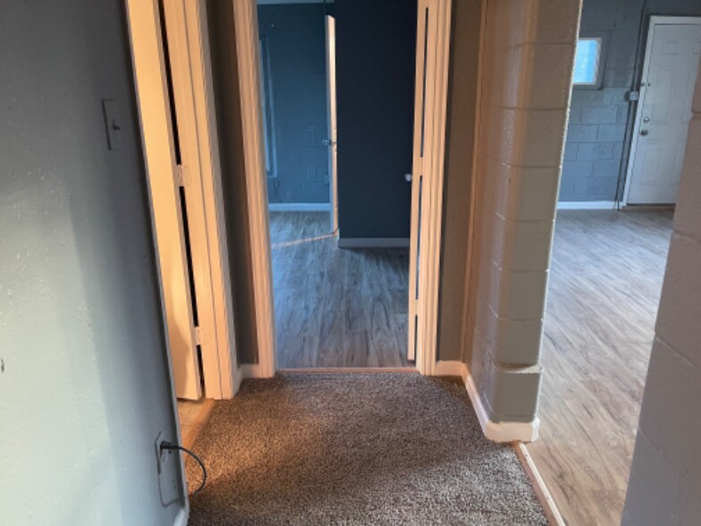 Building Photo - 3217 James Ave