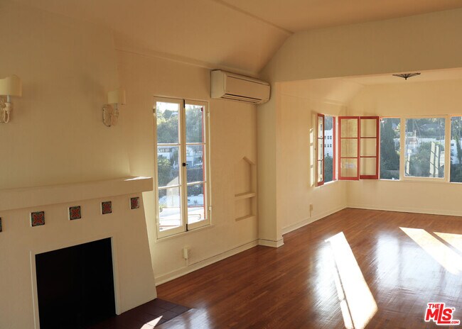 Building Photo - 1409 Murray Dr