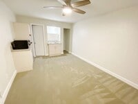 Building Photo - STUDIOS AVAILABLE IN THE HEART OF LA JOLLA! ONLY $1,700/mo!