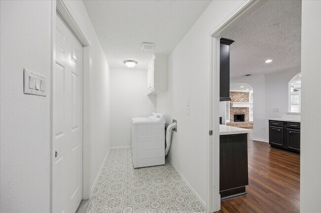 Building Photo - 22831 Merrymount Dr