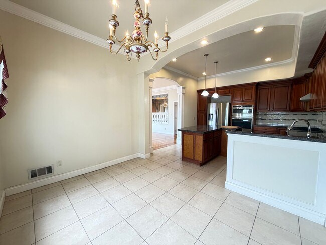 Building Photo - 738 Palmera Ct