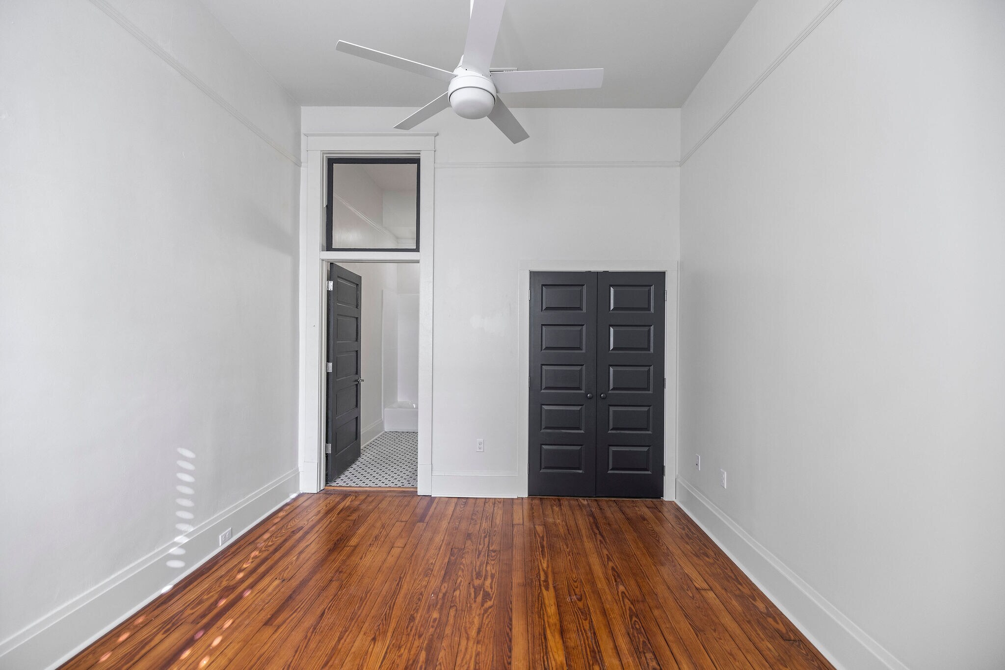 Building Photo - 223 E Thomas St