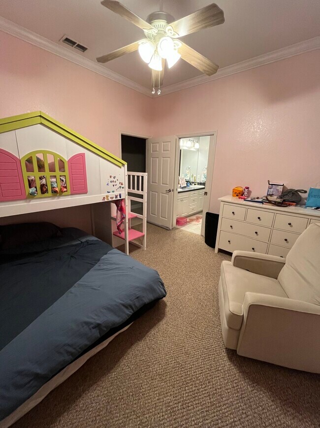 Building Photo - 1895 Orangewood Ct