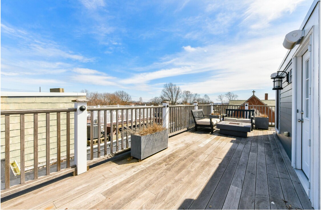 Roof deck - 846 E Broadway