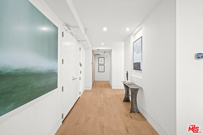 Building Photo - 10601 Wilshire Blvd