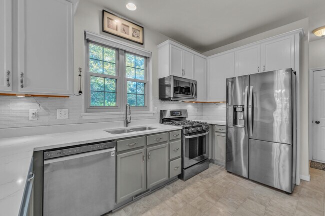 Building Photo - 41312 Maplewood Drive