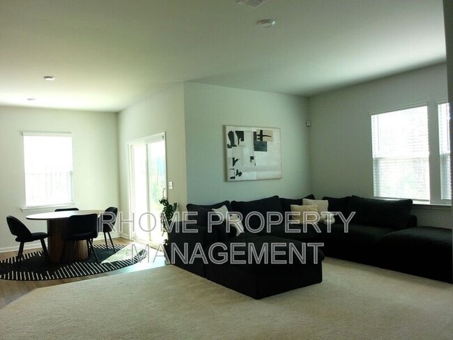 Building Photo - 3026 Birdsong Ave