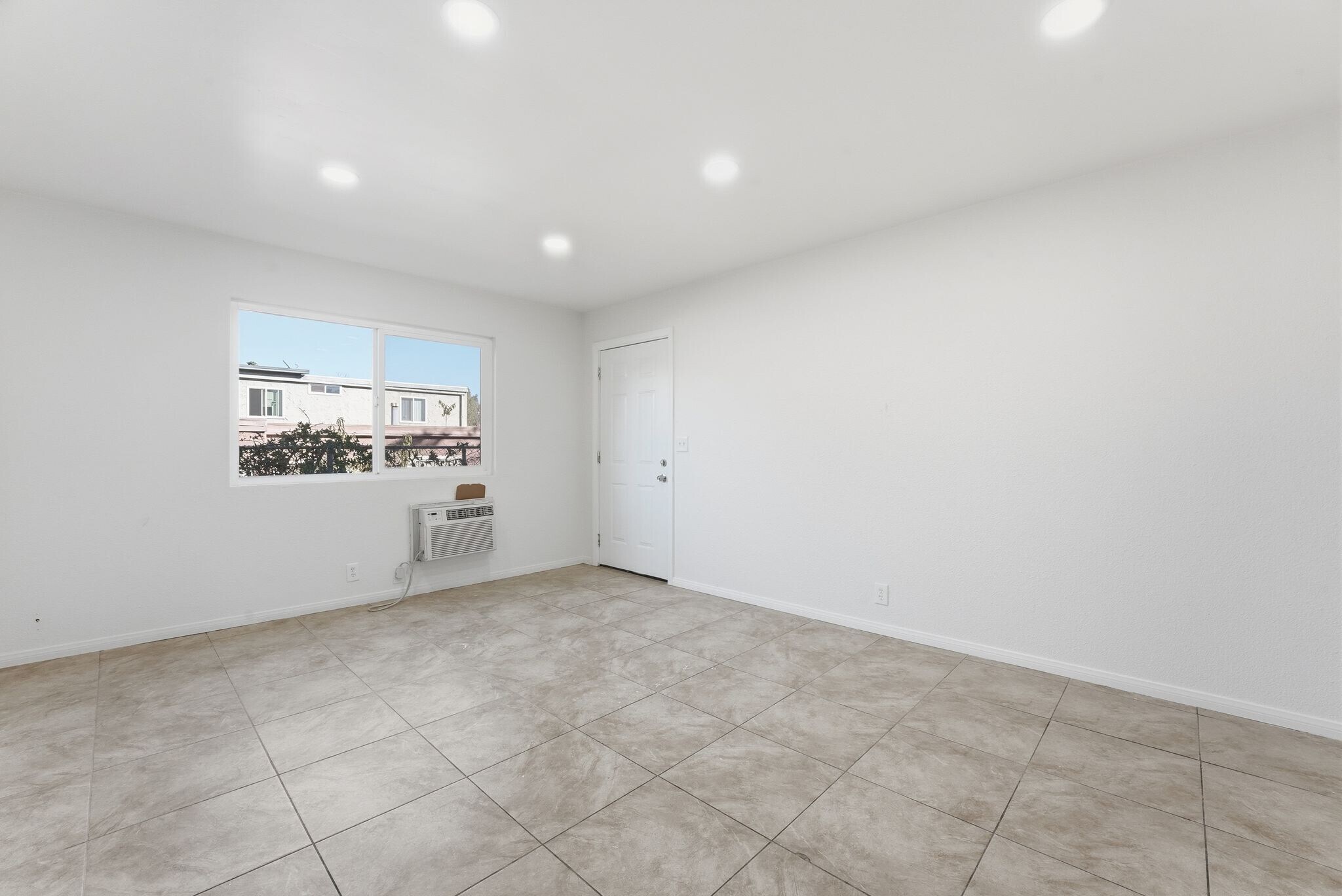 Building Photo - 12621 Lindo Ln