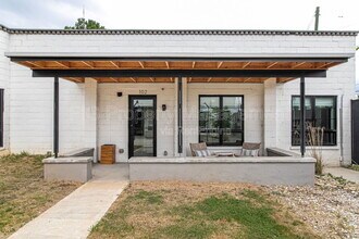 Building Photo - 3415 N Broadway