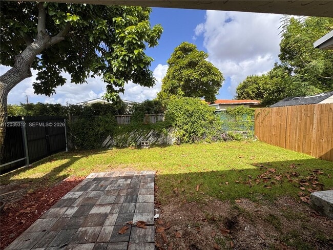 Building Photo - 3632 SW 87th Ave