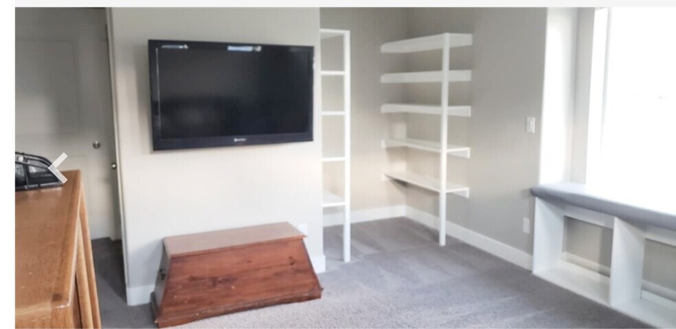 Building Photo - 142 E 2200 S