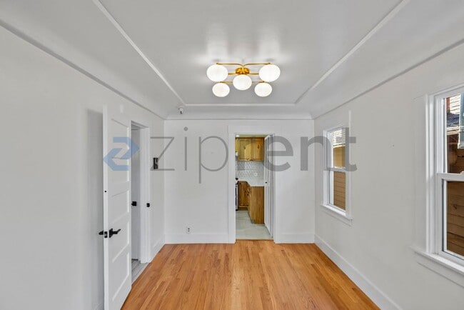 Building Photo - 3226 Star Ave