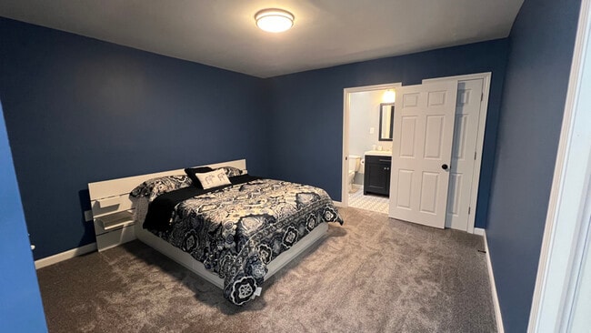 Building Photo - 58 Dartmouth Dr