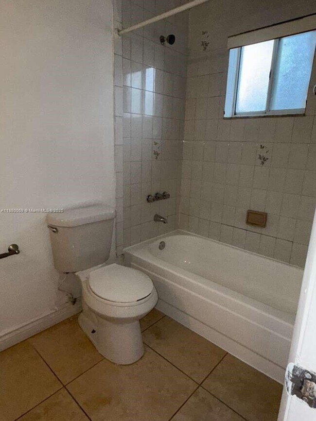 Building Photo - 2660 W 76th St