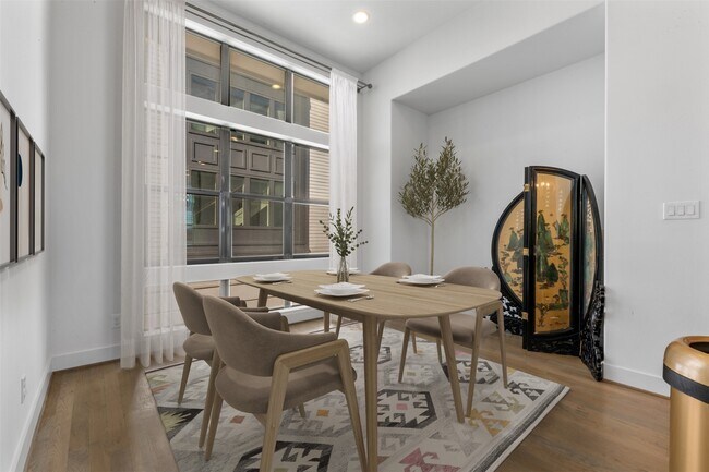 Building Photo - 1122 Ennis St