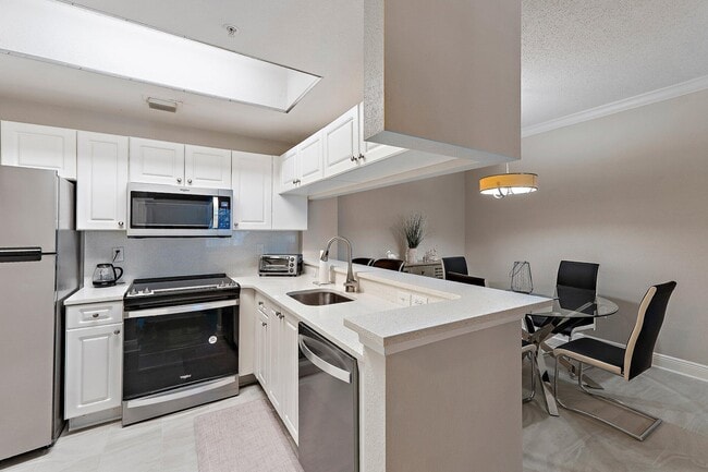 Building Photo - 2809 Amalei Dr