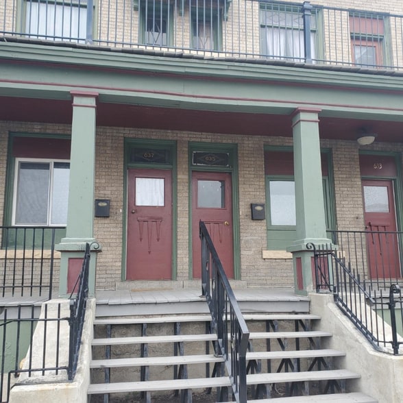 Primary Photo - 635 W Park St