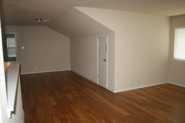 Building Photo - 27035 Oleander Chase