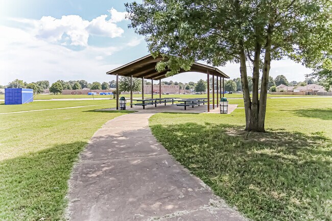 Building Photo - Spacious 4 Bedroom Memphis Home