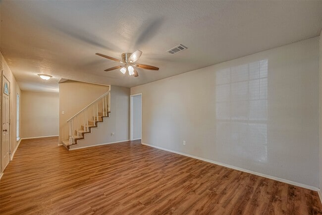 Building Photo - 505 Stoneledge Dr