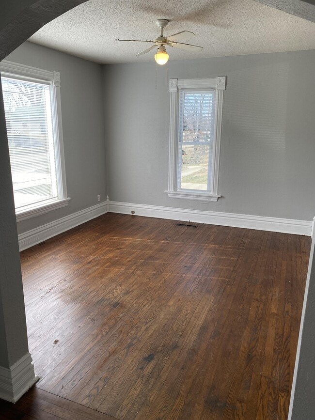 Building Photo - 540 8th Ave