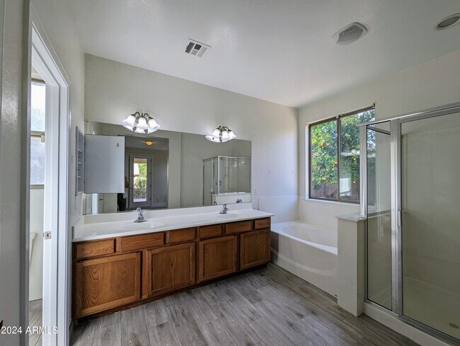 Building Photo - 15432 W Tasha Cir
