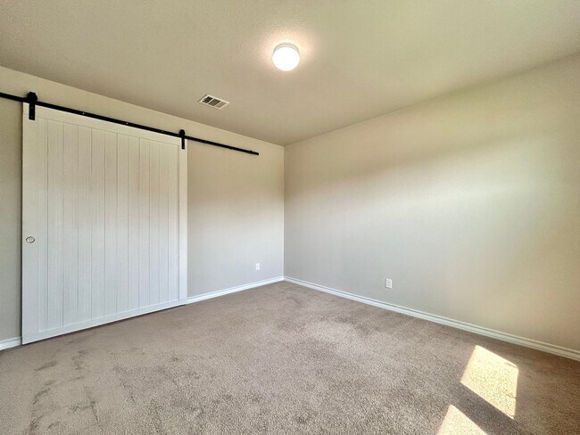 Building Photo - 3/BR 3.5/BS Two-Story Home with Large Bedr...