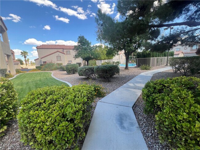 Building Photo - 8301 Boseck Dr