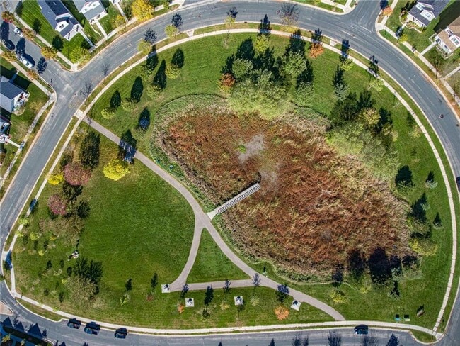 Building Photo - 2976 Clover Ridge Dr