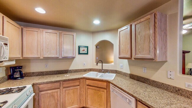 Building Photo - Experience Las Vegas in style and comfort ...