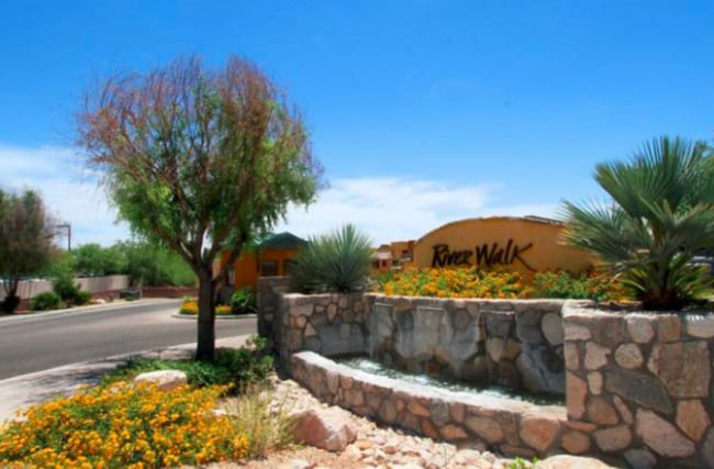 Building Photo - Fantastic home located in A Gated Communit...