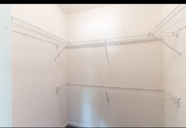Building Photo - 1202 N Red Oak Cir